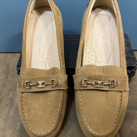 No Label Shoes - Tan Suede Driving Loafers Horsebit Slip On Flats Size 7.5